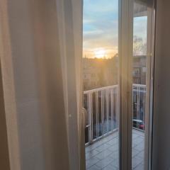 Beauty apartment in the green, direct link with center