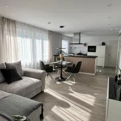 Moderne 2-Zimmer-Wohnung - Küche - Balkon - Wifi