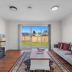 Ōwhata Retreat - Rotorua Holiday Home