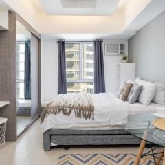 Furnished Studio in Avida Towers Riala, Cebu IT Park with Pool View, Fast WiFi, Netflix and More