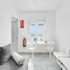 Home2Book Stunning BeachFront Apt, Pozo Izquierdo