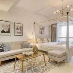 GuestReady Holiday Homes - Cream & Grey