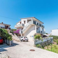 Apartment Miljus by Interhome