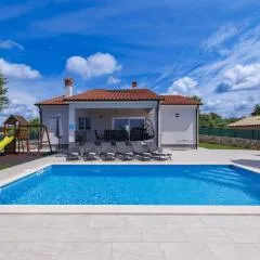 Holiday Home Villa Veli vrt by Interhome
