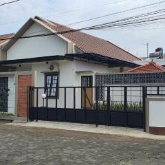 RaYa GuestHouse & Pool