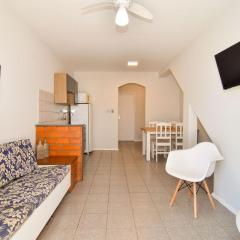 Beach Office nos Ingleses, 50 metros do Mar P2057