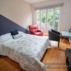 Gold 8 Cama Matrimonial y Baño Compartido