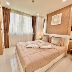 PALMTREE BREEZE Condo in Amazon Residence