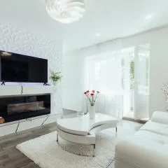 Snow white center appartment