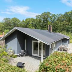 Beautiful Home In Ebeltoft With Wifi