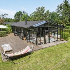 Lovely Home In Vejby With Kitchen