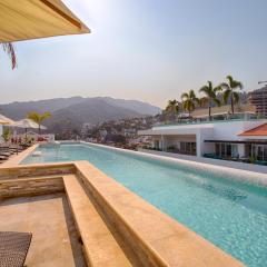 Pool, 2 Balconies, Romantic Zone, Walk Everywhere