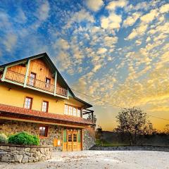 Villa Les with Hot tub & Sauna