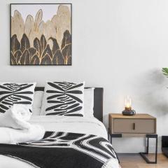 Urban Oasis Studio in the Heart of City