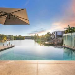 'Infinity's Edge' Darwin Luxury Waterfront Oasis