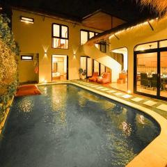 Villa Raaadha 3BR modern design villa center of seminyak