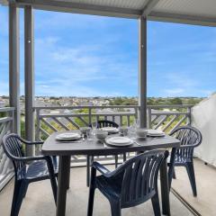 Duplex avec balcon, piscine et accès plage pour 4