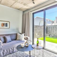 Secure, Central, Worker Bee's luxury pad with pool