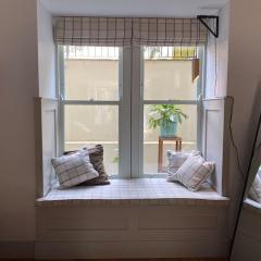 Stylish 2 bedroom self-contained apartment in the heart of Clifton Village