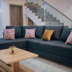 Serviced 3Bed Duplex in Oba Akinyele Street, off Rotimi Williams, Bodija