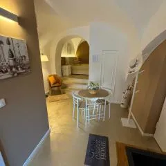 Home Mina