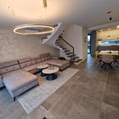 MONCI erdvūs apartamentai Monciskėse su uždaru kiemeliu