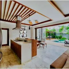 Luxury Private Villa At Metro Pool Jacuzzi Wifi Sleeps 10