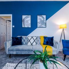 Spacious 3-Bed home in Manchester by 53 Degrees Property, Ideal for Business & Long-term Stays - Sleeps 9!