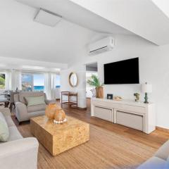 Deluxe BeachFront 4B Villa