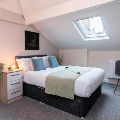 cheerful double en-suite room with free wifi