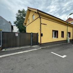 Apartamente de inchiriat Lucky House