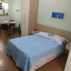 Excelente Studio na Miguel Lemos 74