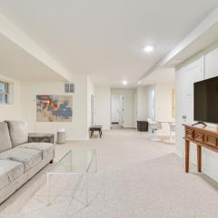 Walk to Lake Michigan Chicago Apt with Deck