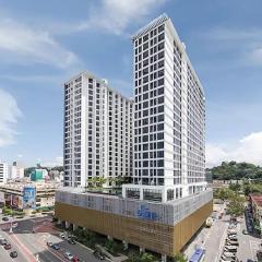Beautiful Seaview Suites at The Shore Kota Kinabalu