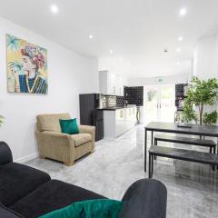 The Kent- Luxury Rooms