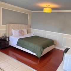 Studio Living,Quiet Neighborhood, Near Airport
