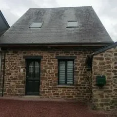 Maison champêtre à Gavray-sur-Sienne avec jardin clôturé