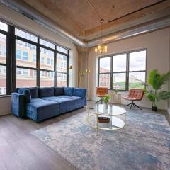 Spacious and Luxurious 3BR Near McCormick Place and Soldier Field with Optional Parking - Sleeps 10