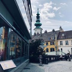 Bratislava Centrum - moderný komfortný apartmán
