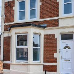 Brislington Base Super Convenient Apartment In South West By STAE-Homes