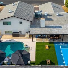 Sportscourt Hot Tub & Pool Game Room Cornhole BBQ