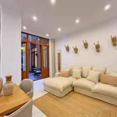 Piso con patio, 3 habitaciones, en La Goleta