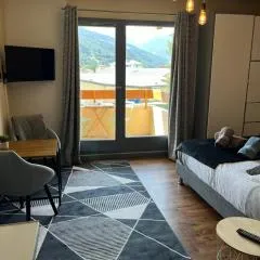 Studio aux pieds des montagnes