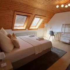 Ferienwohnung Lodge am See - Terrasse - Kachelofen in ruhiger Lage nahe Schluchsee