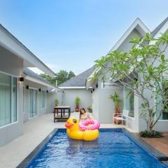 De palm poolvilla by KC