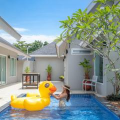 De palm poolvilla by KC