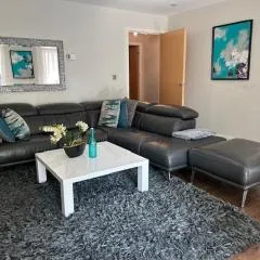 Three Bedroom Stylish London Apartment