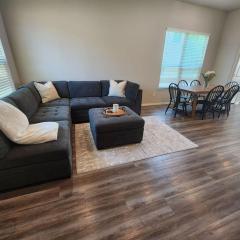 Spacious Retreat 5 Min from Lake Conroe