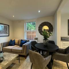 Unique 2BR 1BA Flat in Croydon