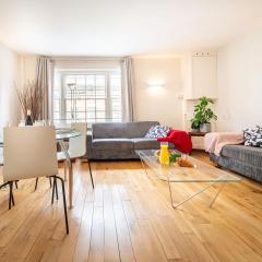 Spacious Apartment with a balcony in Prime Location in Farringdon
